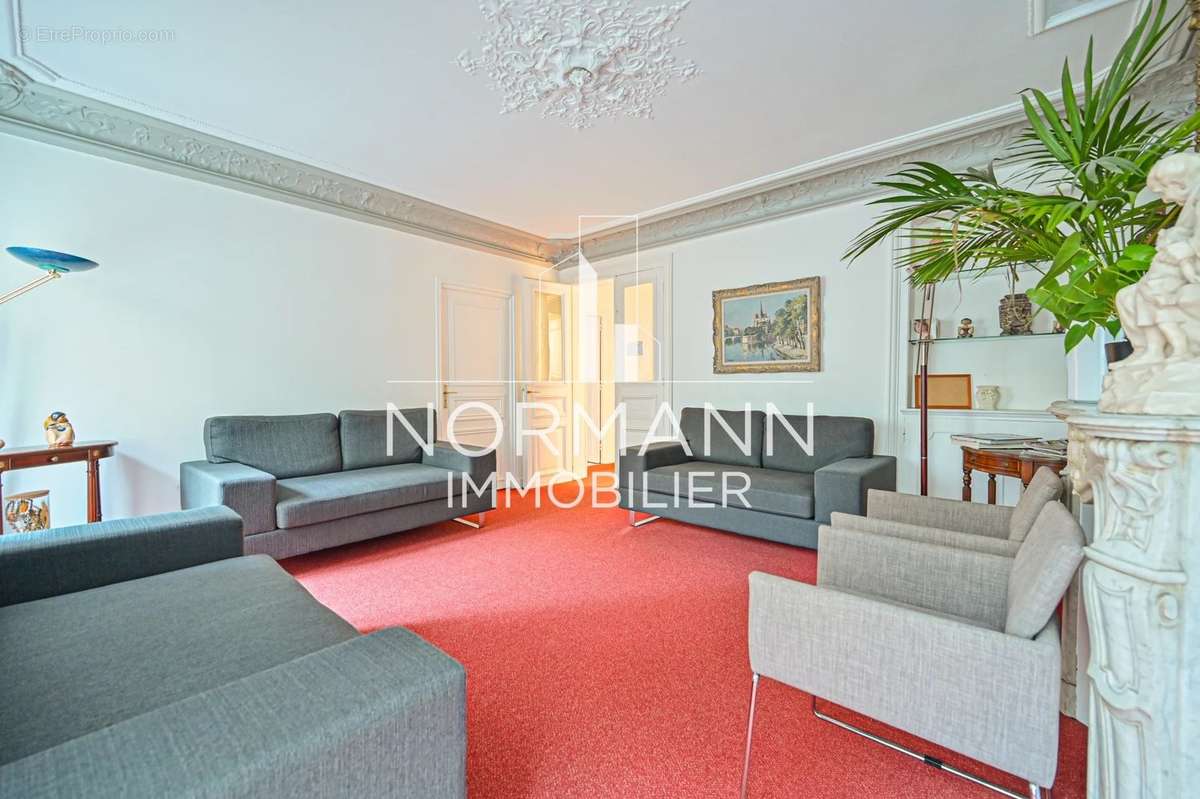 Appartement a louer paris-8e-arrondissement - 5 pièce(s) - 105 m2 - Surfyn