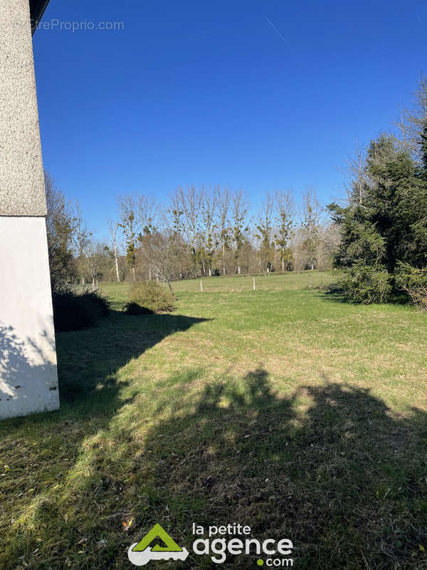 Maison à LA GUERCHE-SUR-L&#039;AUBOIS