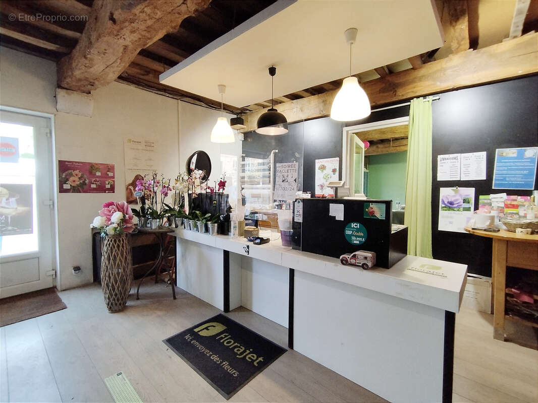 Commerce à FLEURY-SUR-ANDELLE