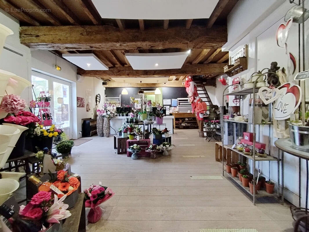 Commerce à FLEURY-SUR-ANDELLE