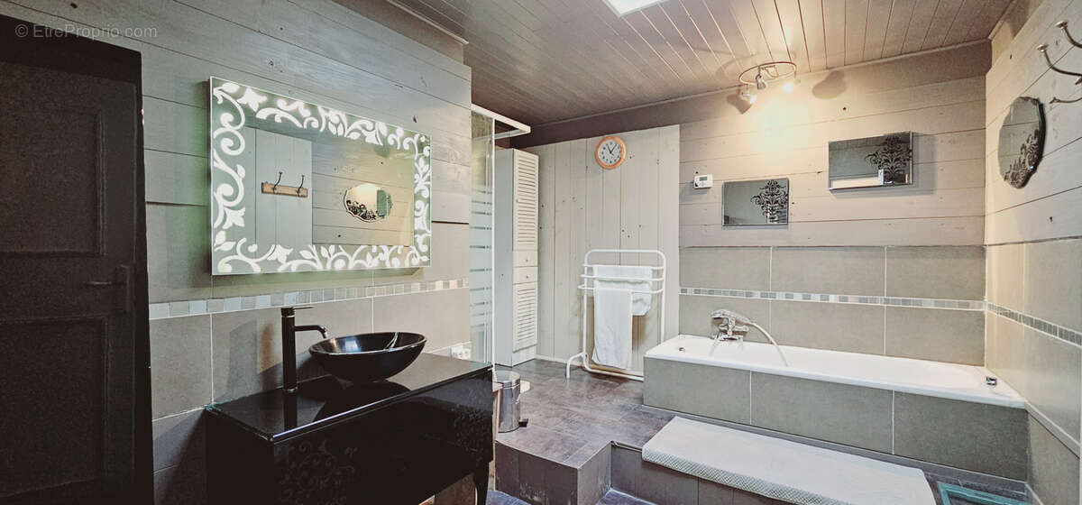 Maison à LA CADIERE-D'AZUR