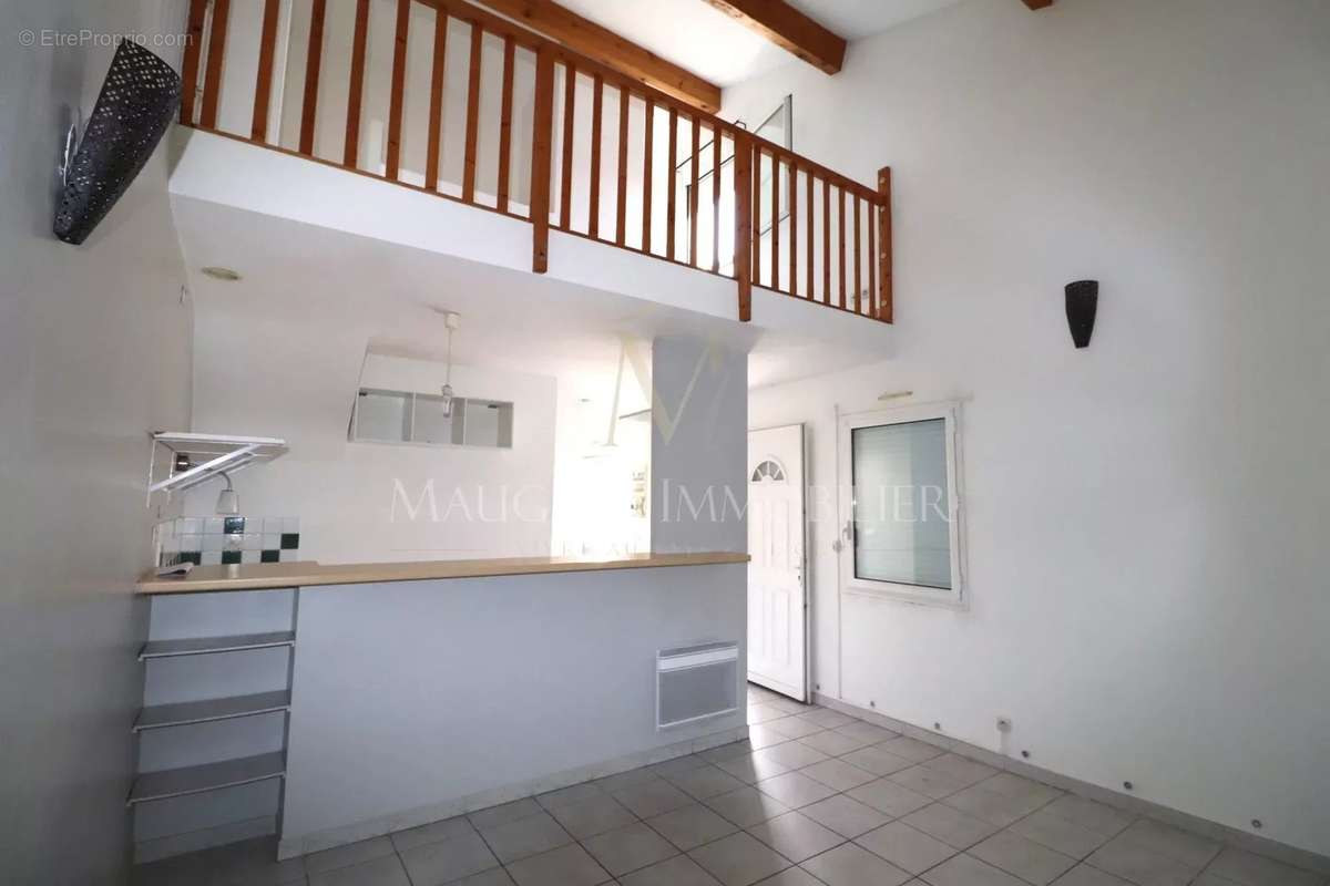 Appartement à MAUGUIO