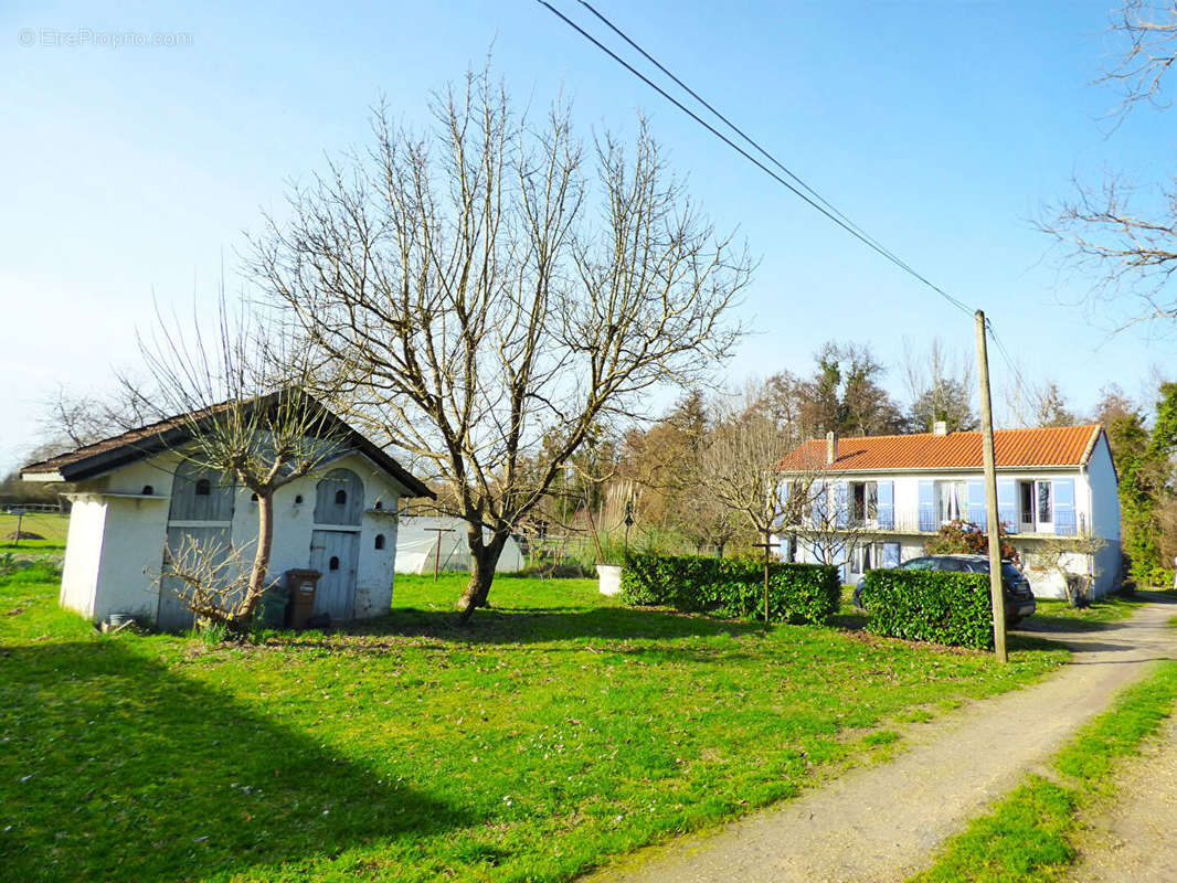 Maison à SAINT-SULPICE-ET-CAMEYRAC