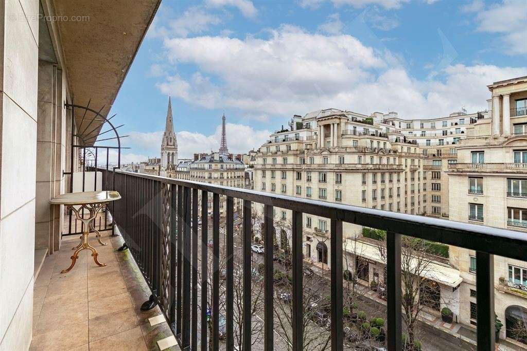 Appartement a louer paris-8e-arrondissement - 4 pièce(s) - 108 m2 - Surfyn