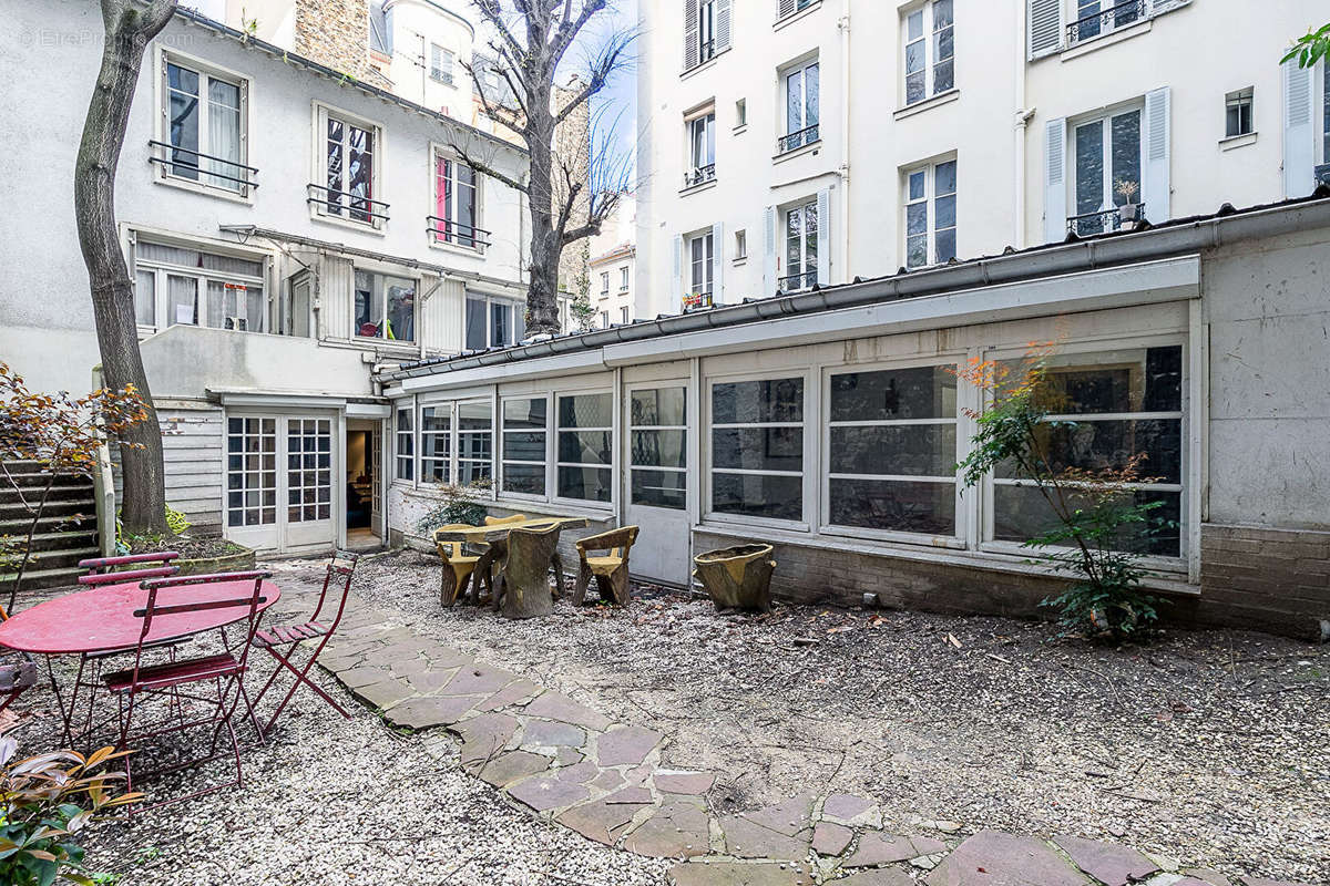 Maison a louer paris-17e-arrondissement - 4 pièce(s) - 117 m2 - Surfyn