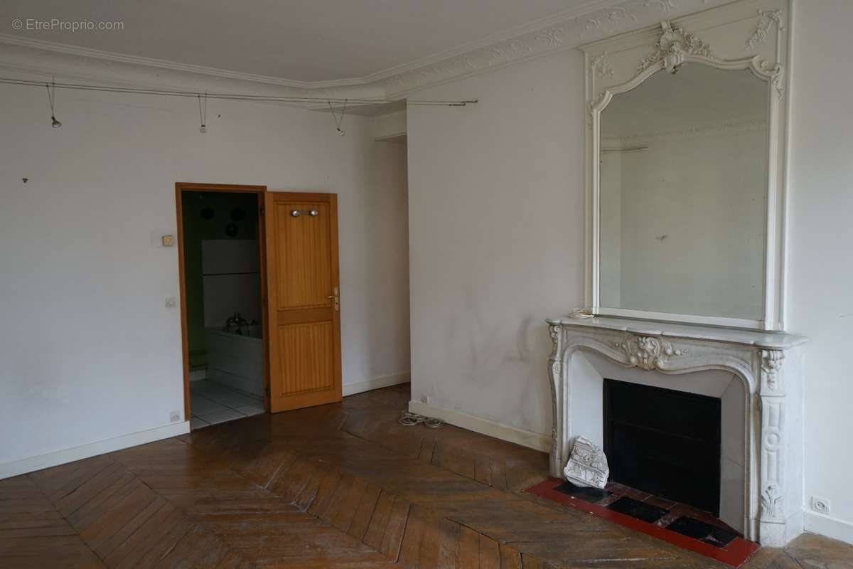 Appartement a louer paris-2e-arrondissement - 4 pièce(s) - 73 m2 - Surfyn
