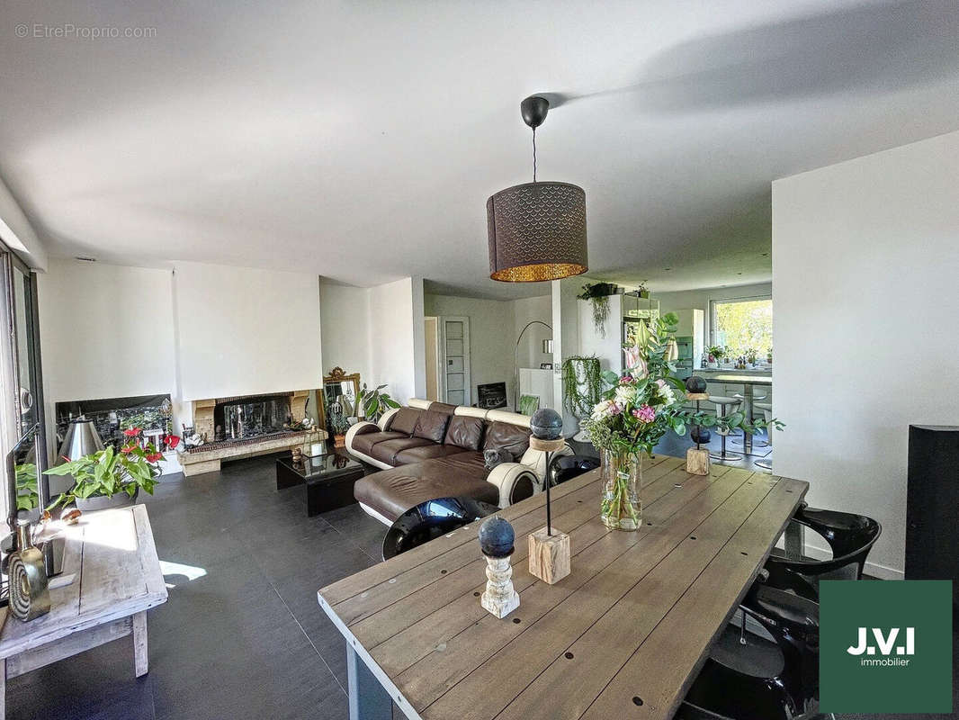 Maison a vendre  - 9 pièce(s) - 220 m2 - Surfyn