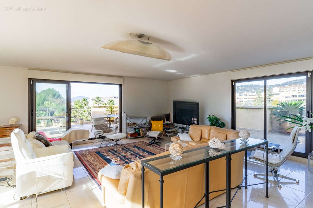 Appartement à HYERES