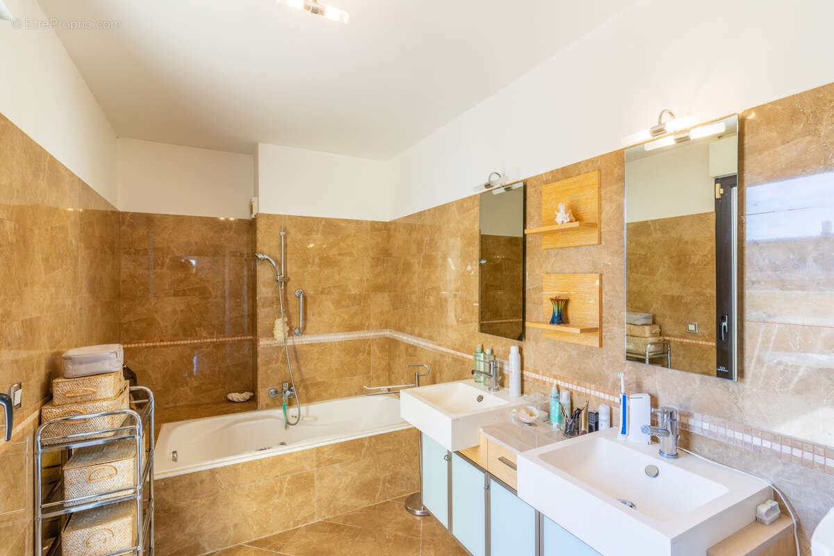 Appartement à HYERES