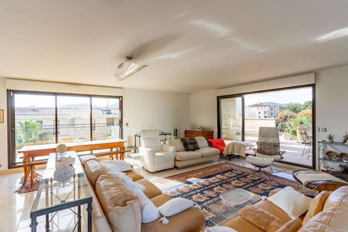 Appartement à HYERES