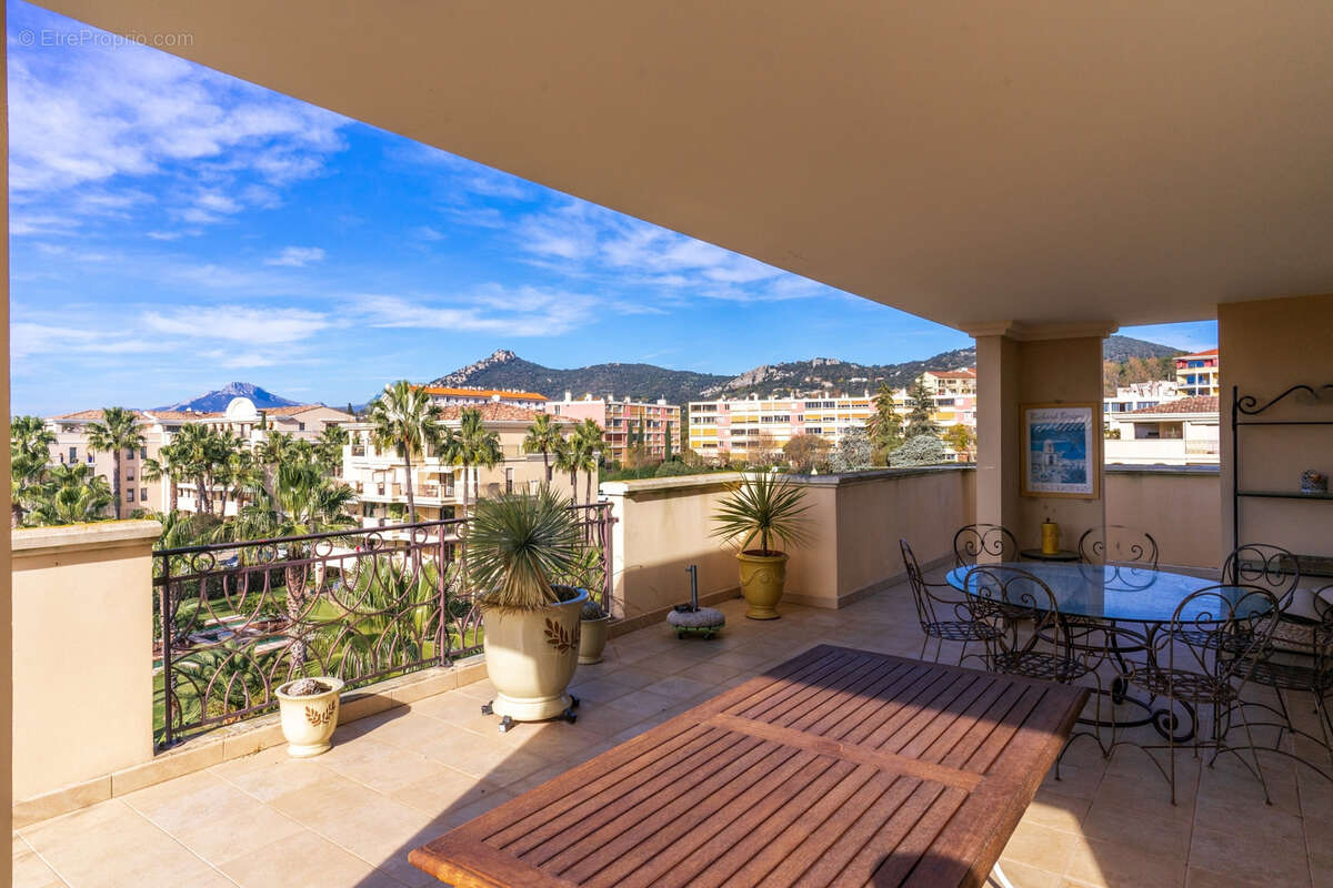 Appartement à HYERES