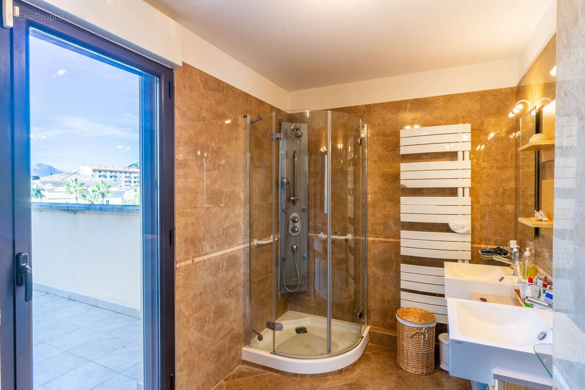 Appartement à HYERES