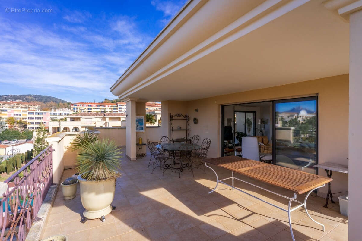 Appartement à HYERES