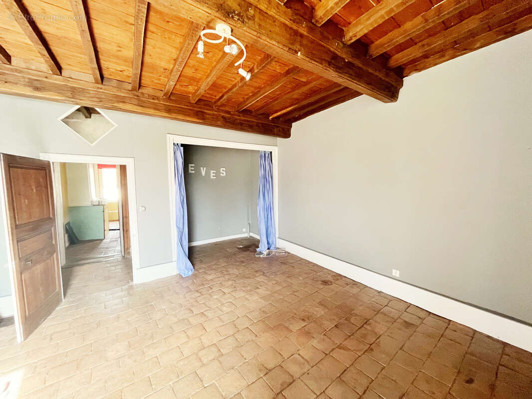 Maison à SAINT-SYMPHORIEN-DE-LAY