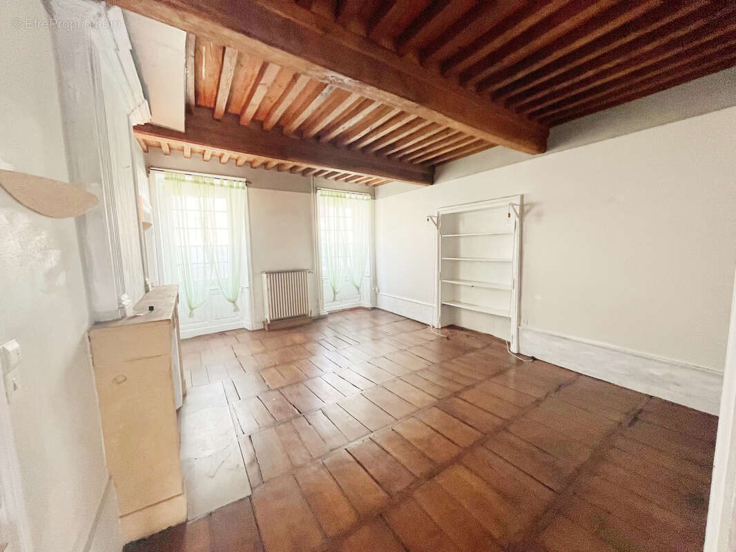 Maison à SAINT-SYMPHORIEN-DE-LAY