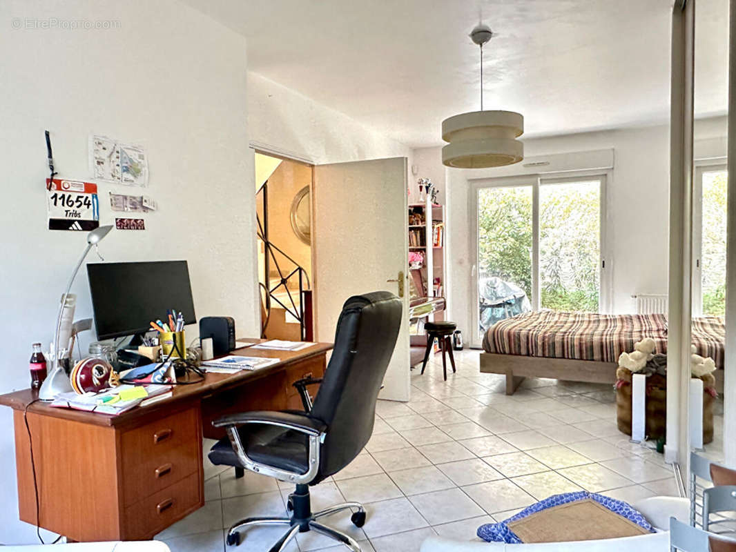 Maison a louer la garenne-colombes - 6 pièce(s) - 160 m2 - Surfyn
