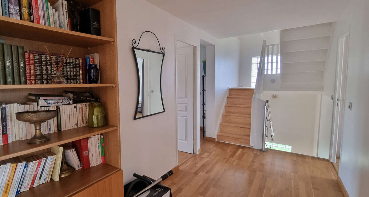 Maison à FONTAINE-MACON