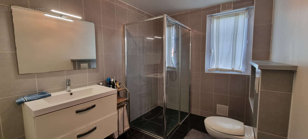 Maison à FONTAINE-MACON