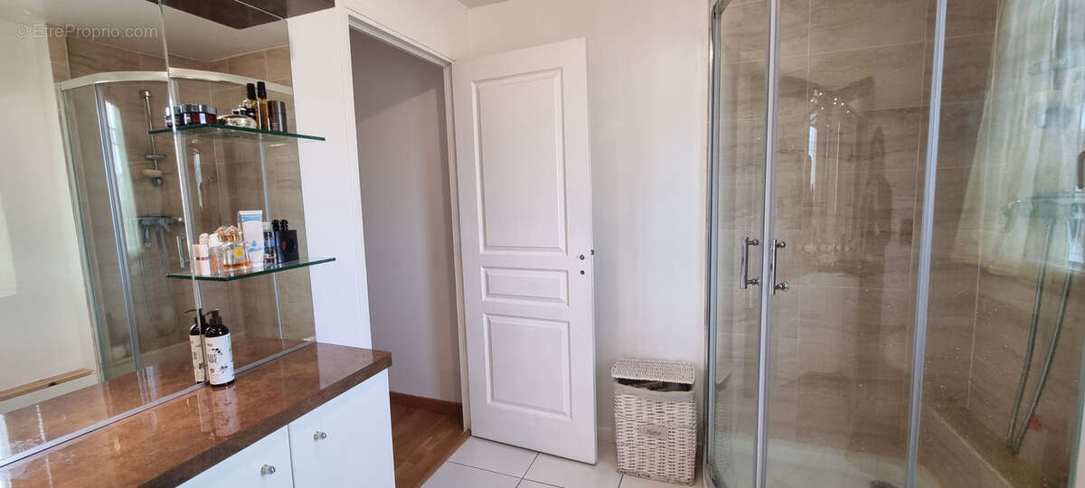 Maison à FONTAINE-MACON