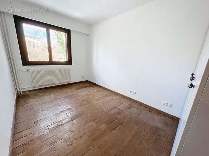 Appartement a louer garches - 5 pièce(s) - 98 m2 - Surfyn