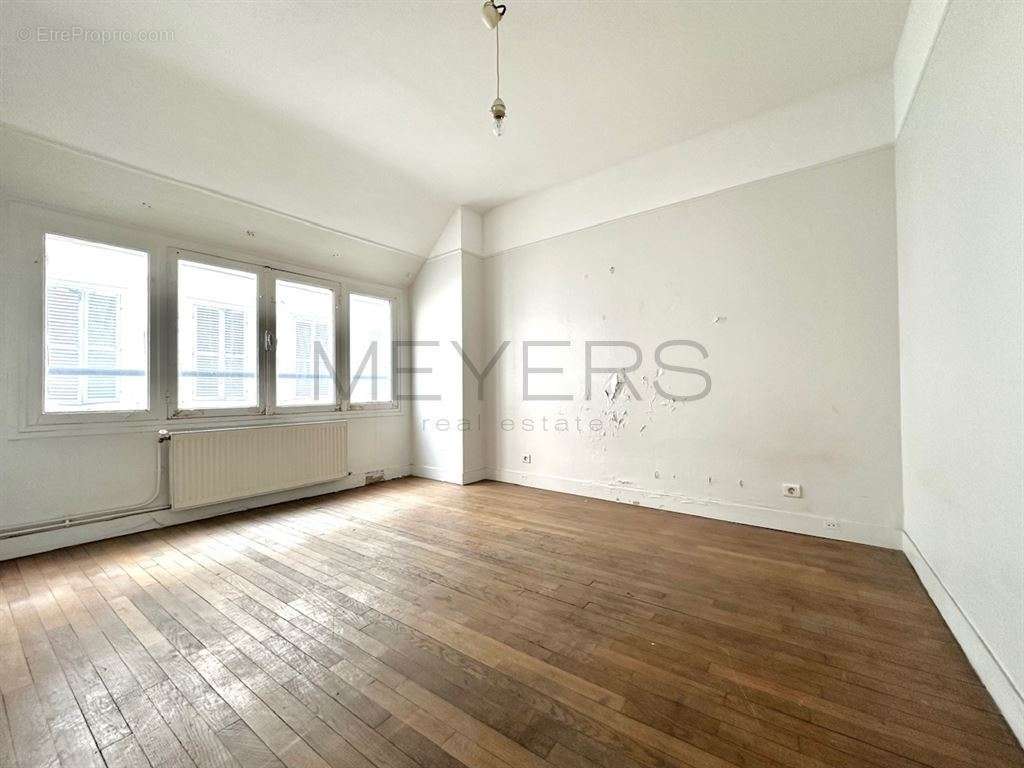 Appartement a louer paris-10e-arrondissement - 4 pièce(s) - 78 m2 - Surfyn
