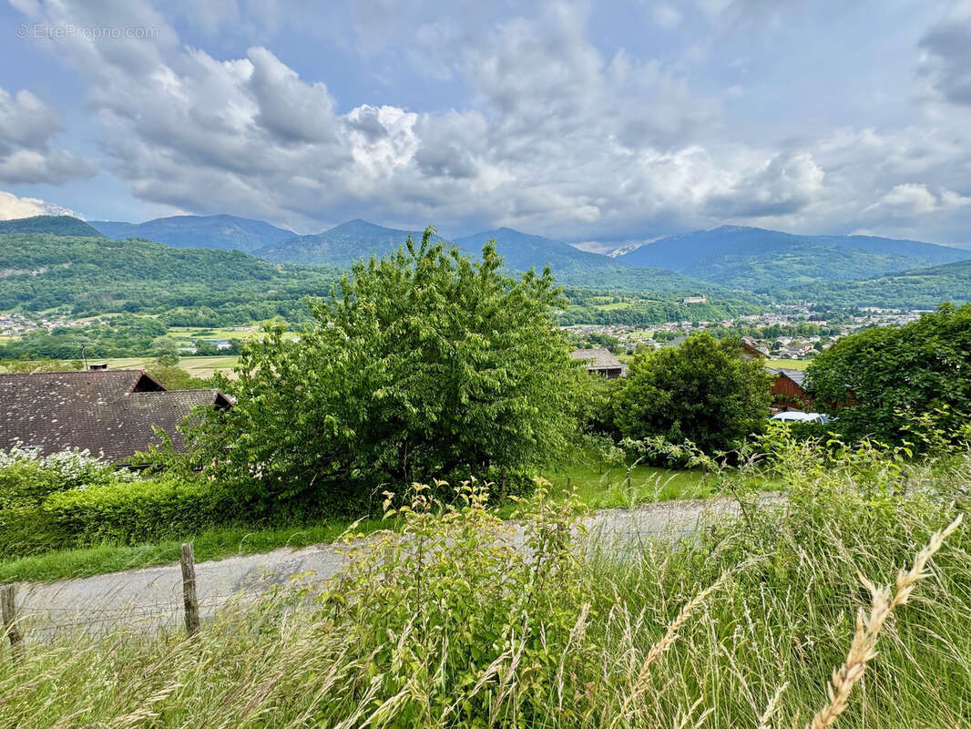 Terrain à LA CROIX-DE-LA-ROCHETTE