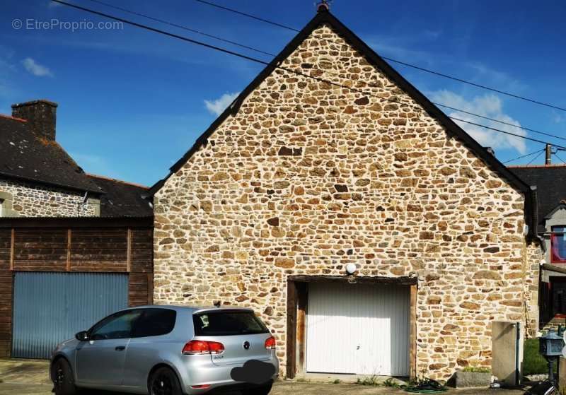 Maison à BONNEMAIN