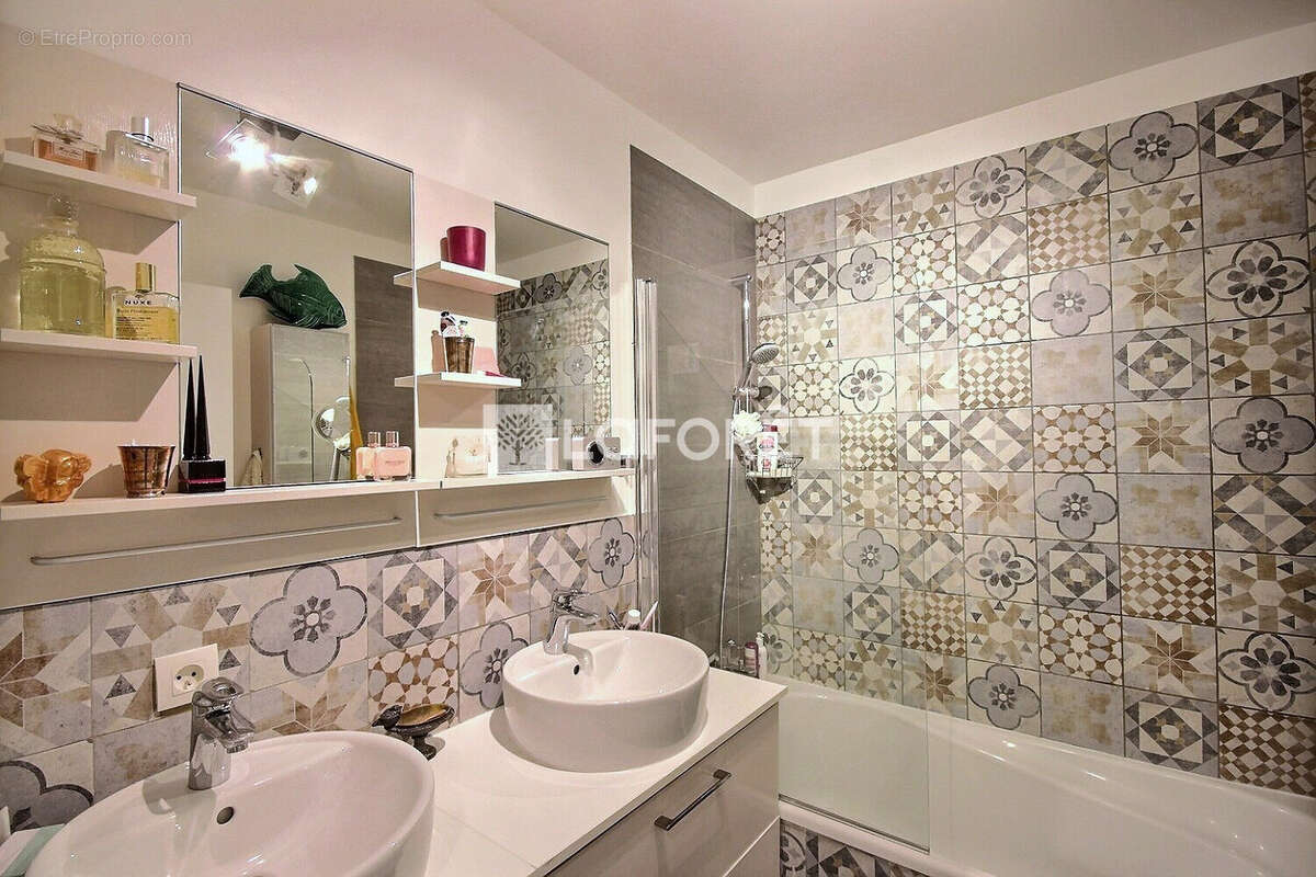 Appartement à SURESNES