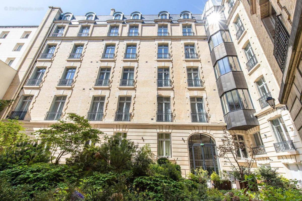 Appartement a louer paris-8e-arrondissement - 5 pièce(s) - 190 m2 - Surfyn