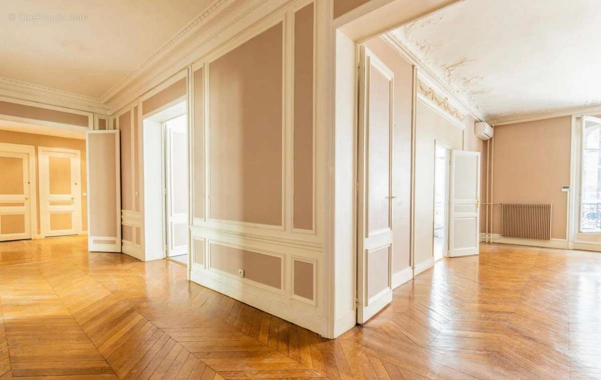 Appartement a louer paris-8e-arrondissement - 5 pièce(s) - 190 m2 - Surfyn