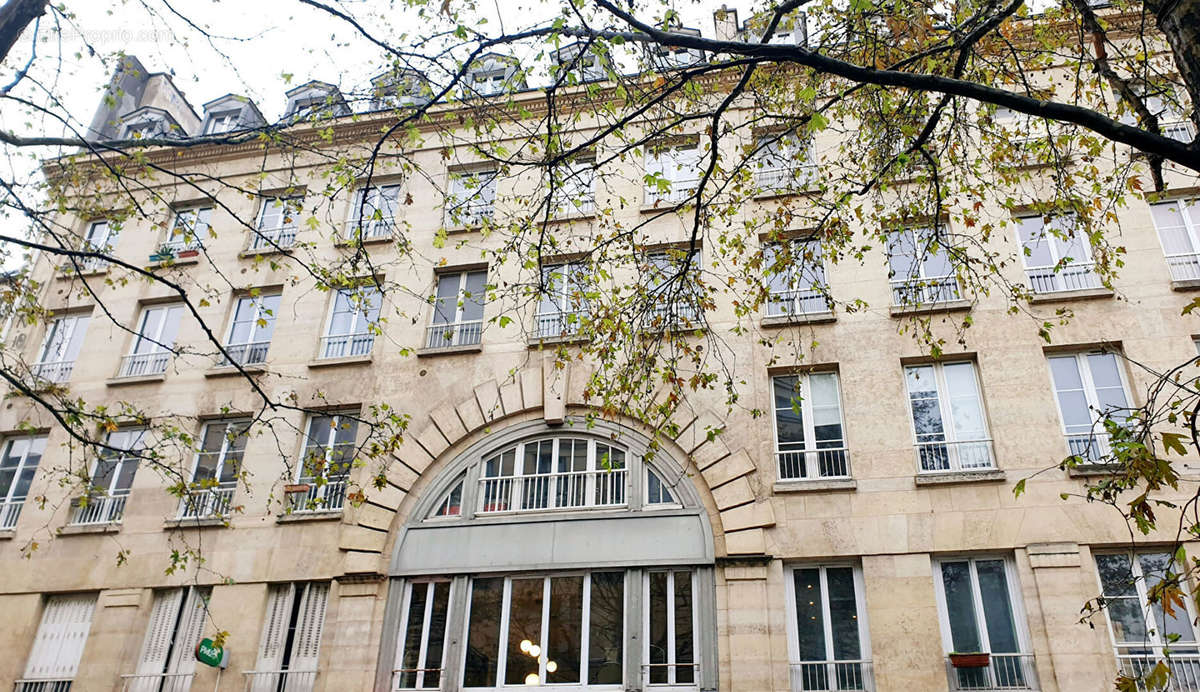 Appartement a louer paris-10e-arrondissement - 4 pièce(s) - 121 m2 - Surfyn