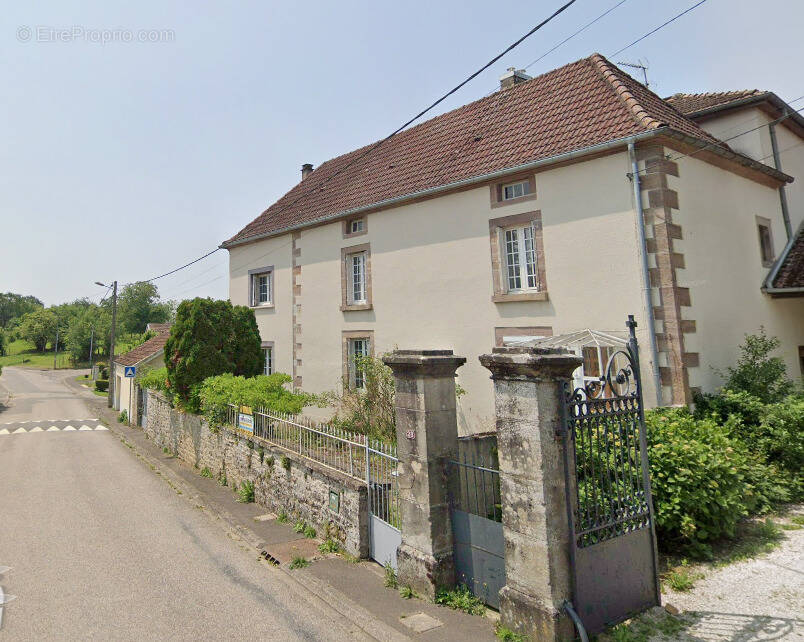 Maison à LUXEUIL-LES-BAINS