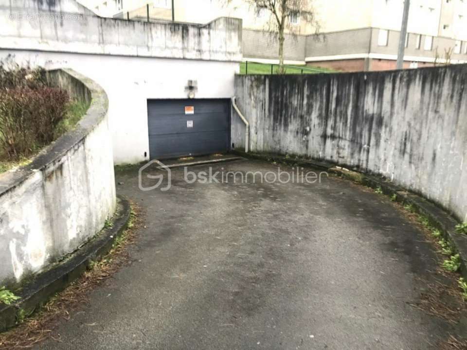 Parking à LOOS