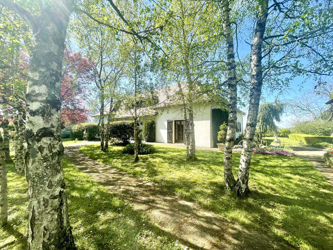 Maison à LENCLOITRE