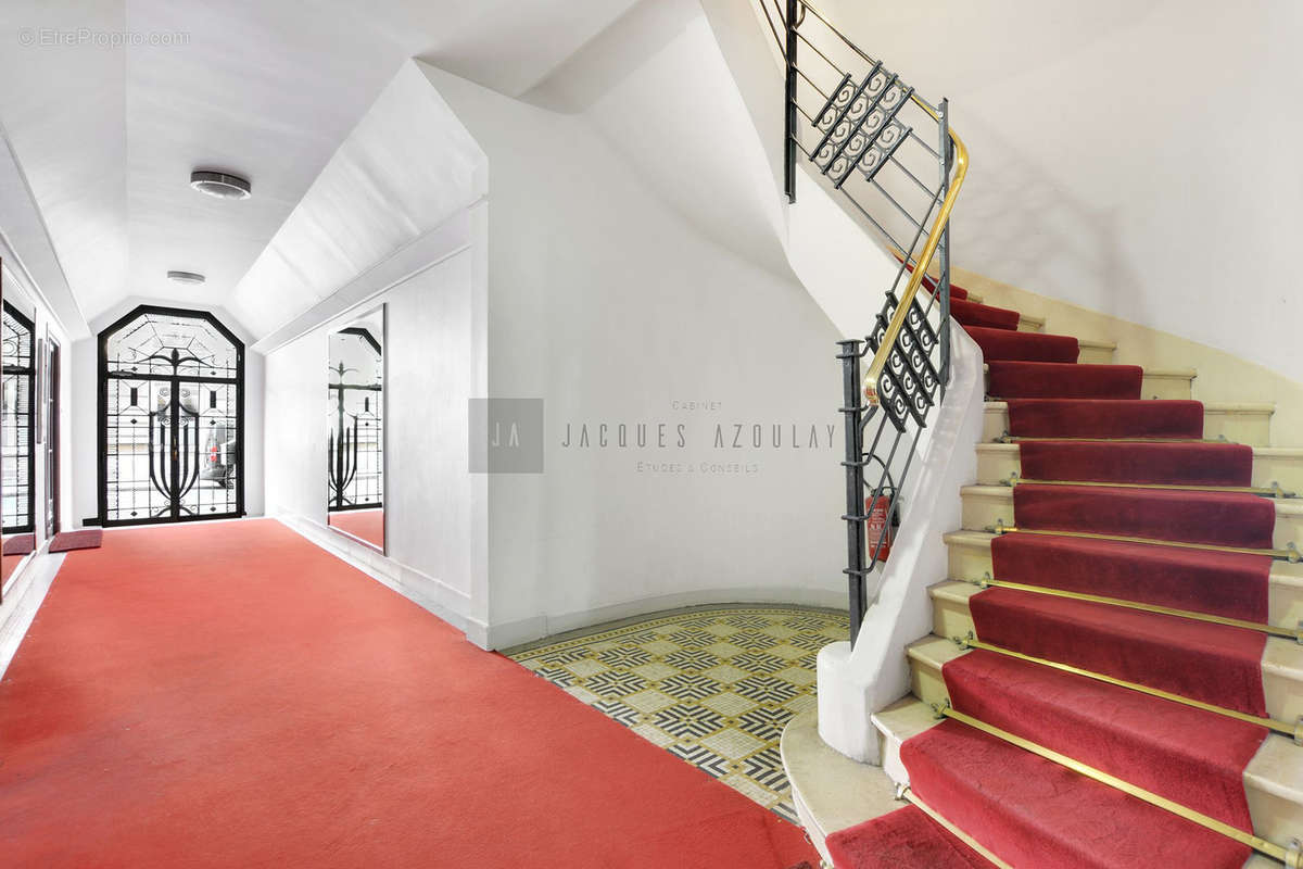 Appartement a louer paris-8e-arrondissement - 4 pièce(s) - 95 m2 - Surfyn