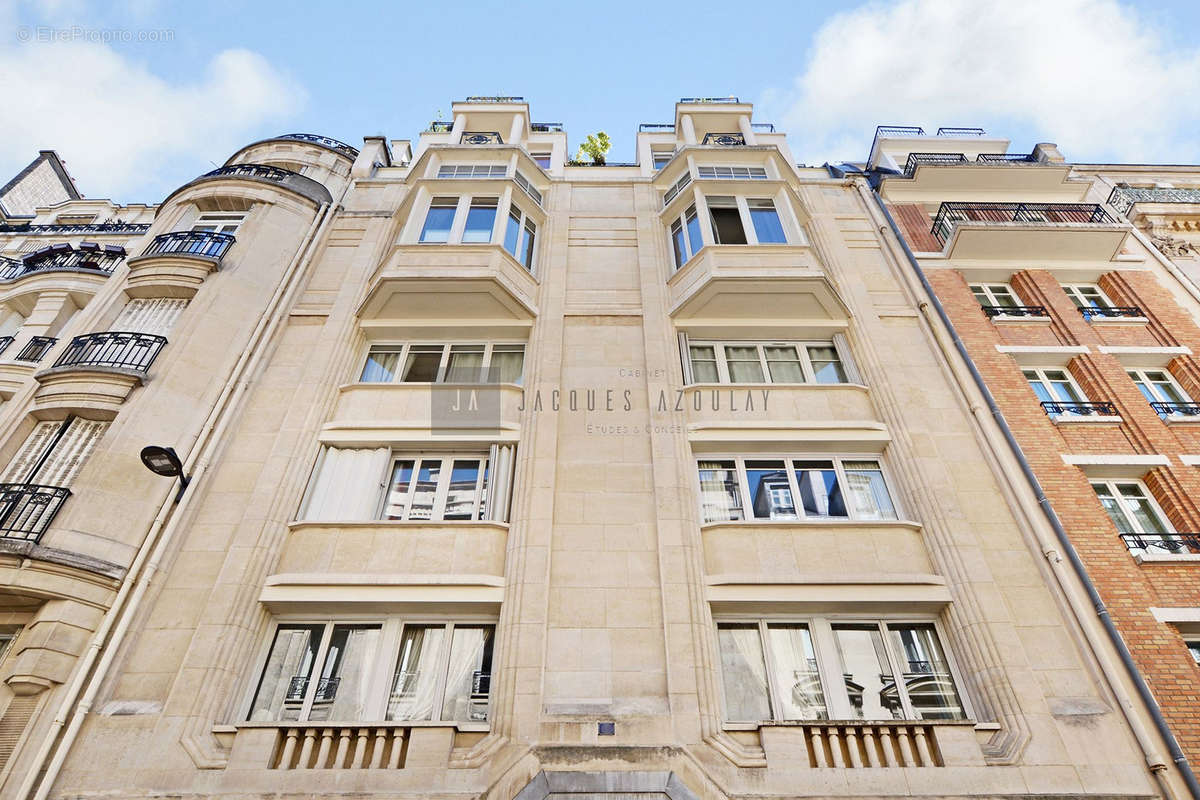 Appartement a louer paris-8e-arrondissement - 4 pièce(s) - 95 m2 - Surfyn