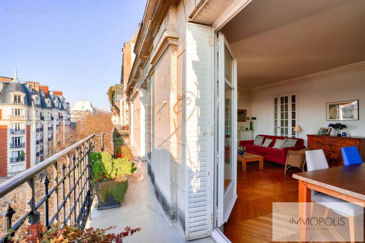 Appartement à PARIS-18E