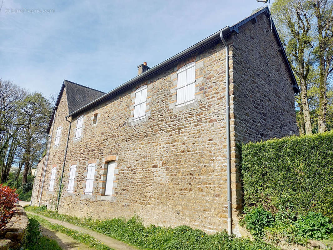 Maison à FOUGERES