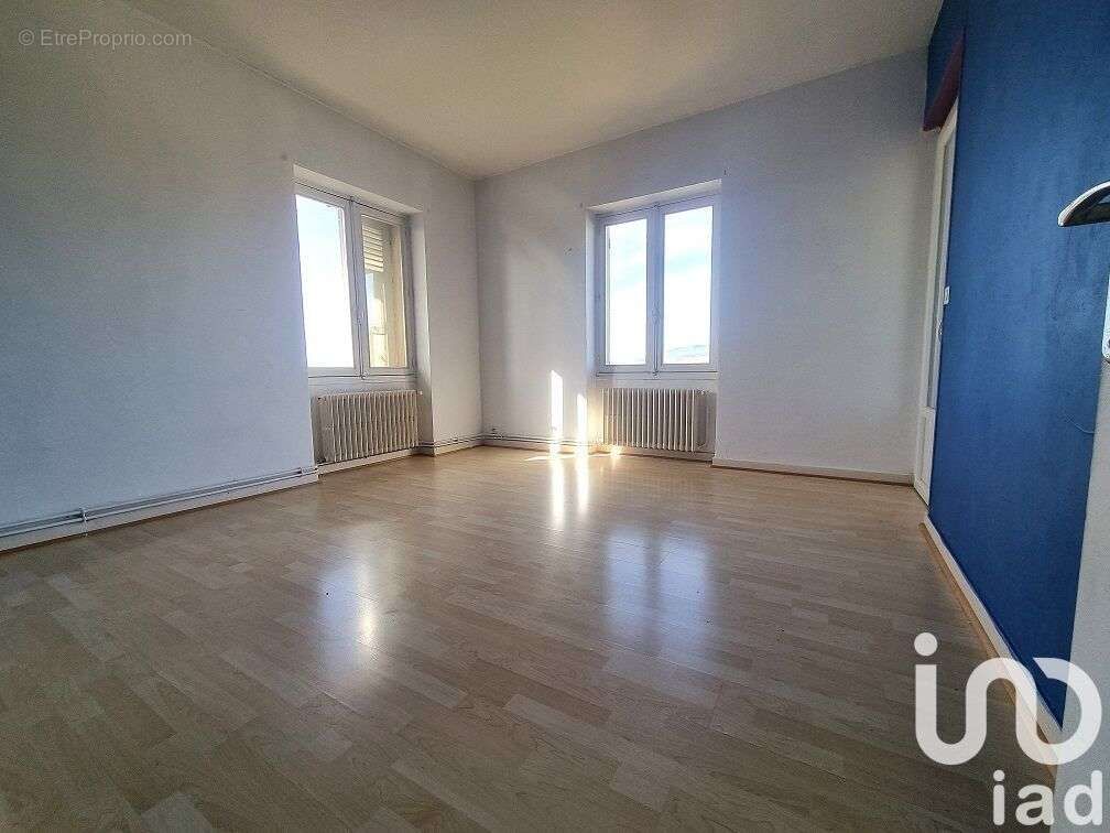 Photo 9 - Appartement à SAINT-AMOUR-BELLEVUE