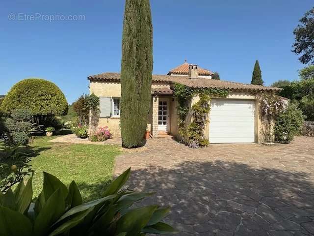 Maison à LES ADRETS-DE-L&#039;ESTEREL