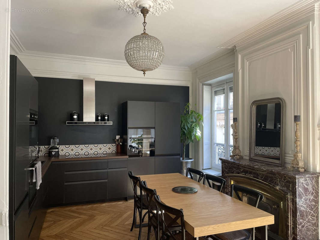 Appartement a louer paris-13e-arrondissement - 5 pièce(s) - 135 m2 - Surfyn