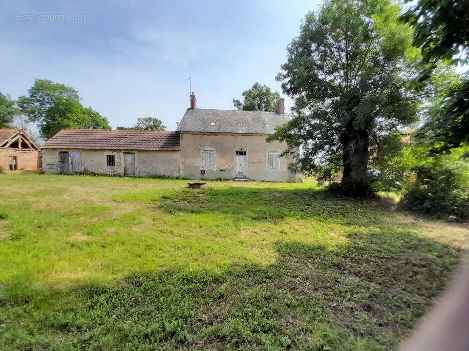 Maison à LA GUERCHE-SUR-L&#039;AUBOIS