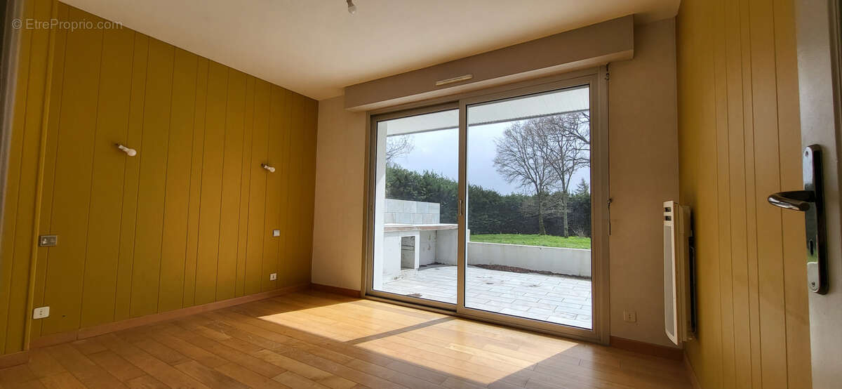 Commerce à SAINT-AVE