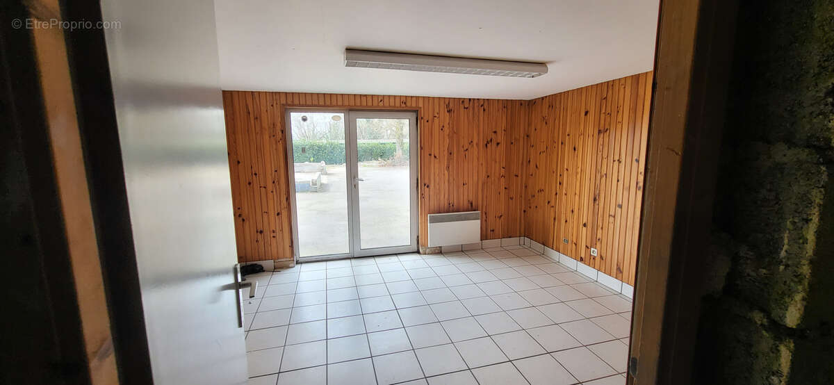 Commerce à SAINT-AVE