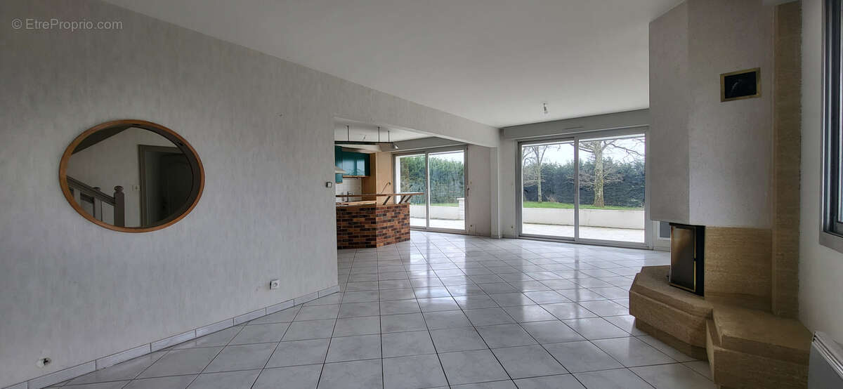 Commerce à SAINT-AVE