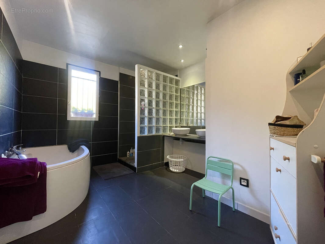 Maison à LA LONDE-LES-MAURES