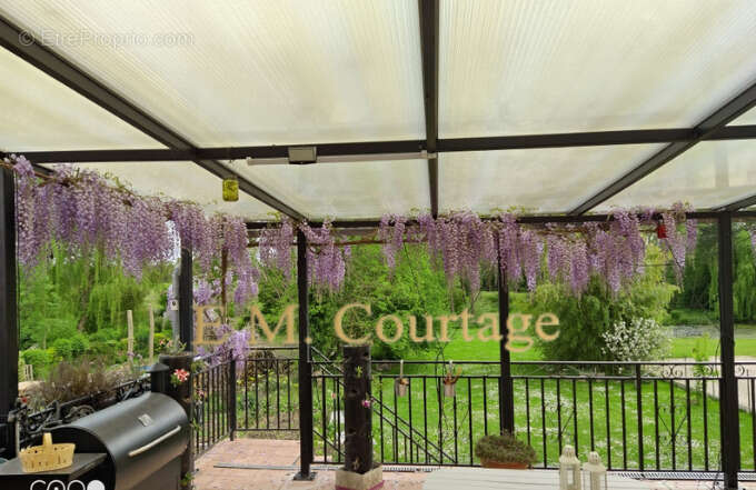 Maison à MEZIERES-LEZ-CLERY