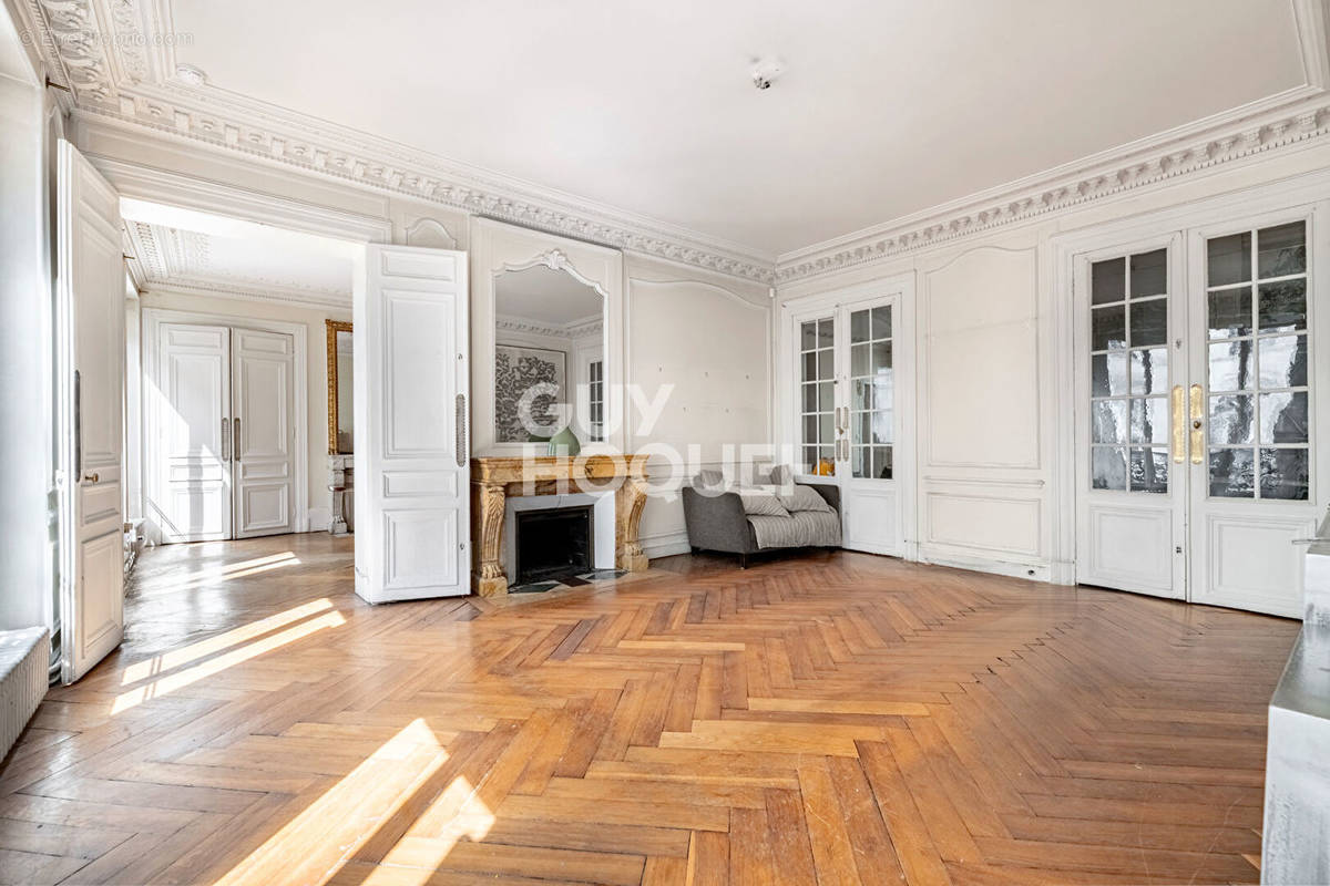 Appartement 5 pièce(s) 126 m²à vendre Paris-9e-arrondissement