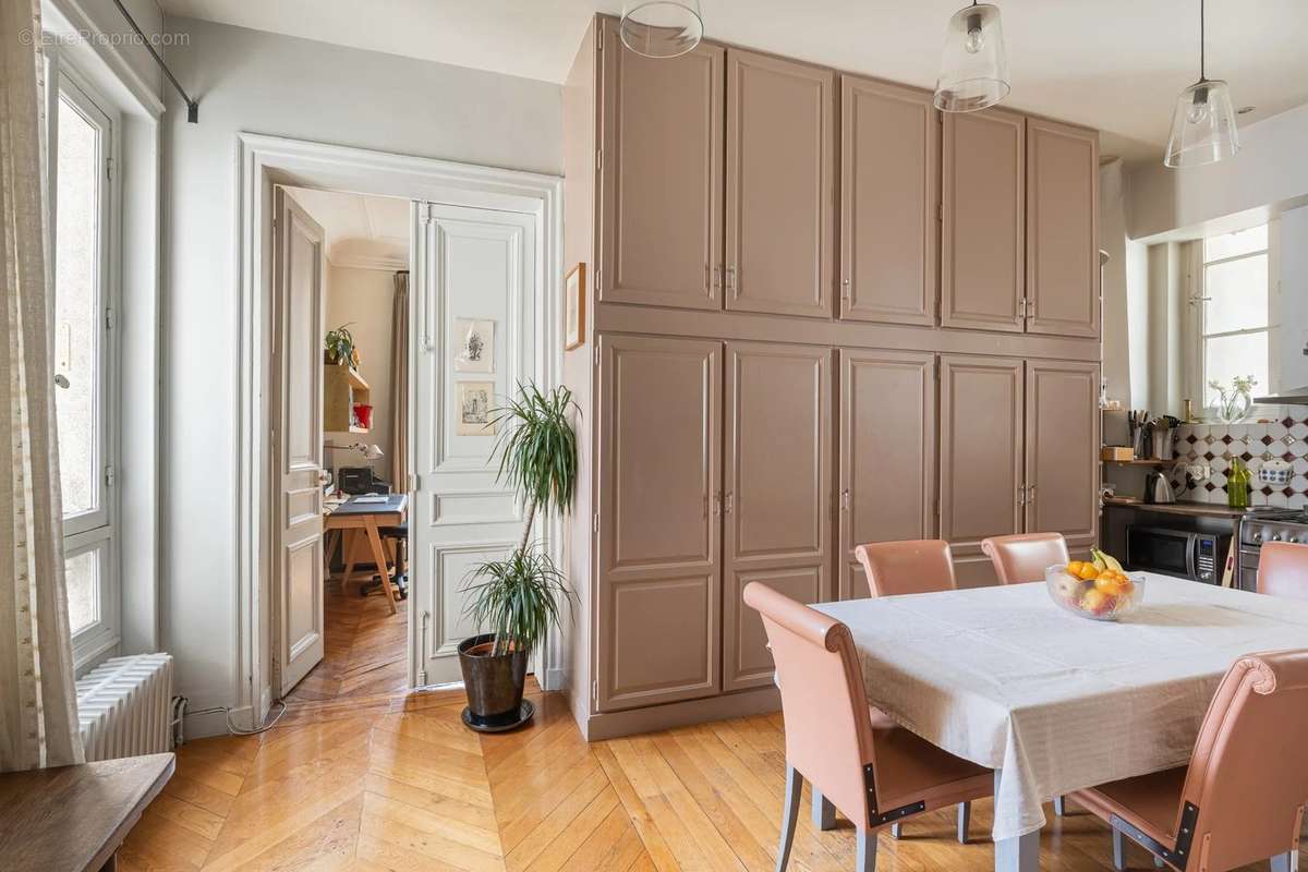 Appartement a louer paris-6e-arrondissement - 5 pièce(s) - 137 m2 - Surfyn