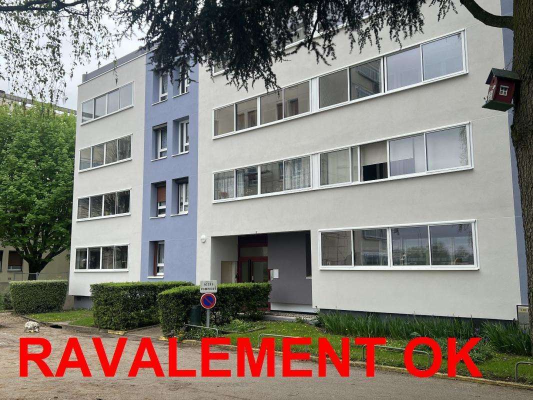 Appartement à SAINT-JEAN-DE-LA-RUELLE